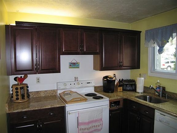 2nd image of 22 River St APT 9