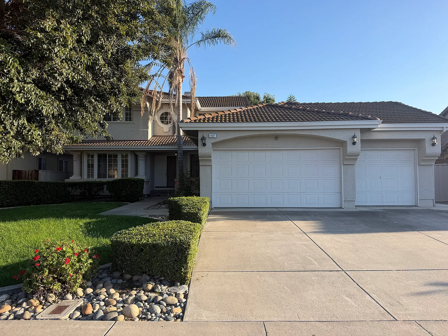 5 bed, 2811 sqft, $3,895 — Photo 3