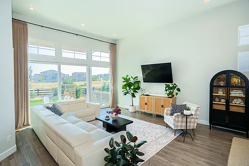 3208 Carabiner St Photo 1