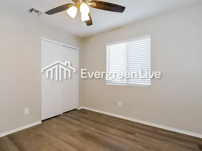 1801 W Calle Guadalajara — Photo 11