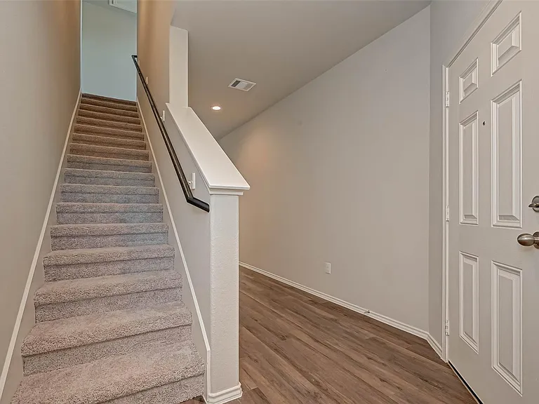 214 Cumberland Forest Dr — Photo 9