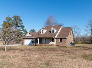 2020 Ridge Rd, Mc Ewen, TN 37101