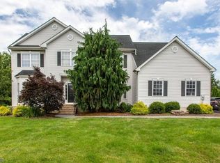 32 Hughey Ln, Hillsborough, NJ 08844