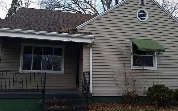 2nd image of 1225 N Elmer St