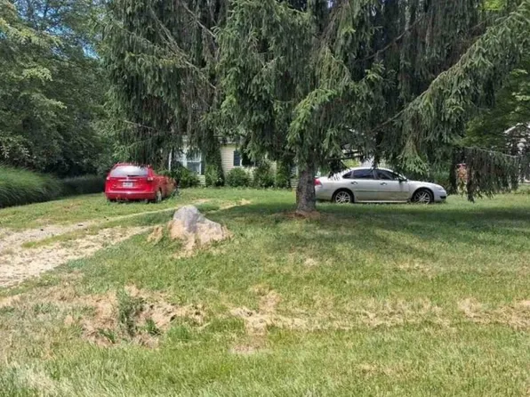 135 Ocean Dr, Eaton, OH 45320