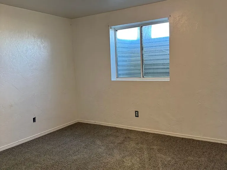 660 Thistle Dr — Photo 21