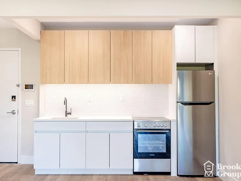 1711 Hancock St #410 — Photo 1
