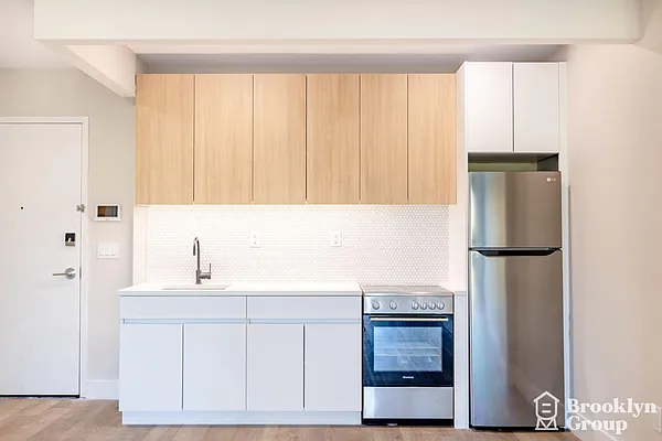 Rented by Brooklyn Group | media 10