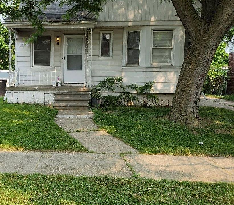 1st image of 7414 Rosemont Ave