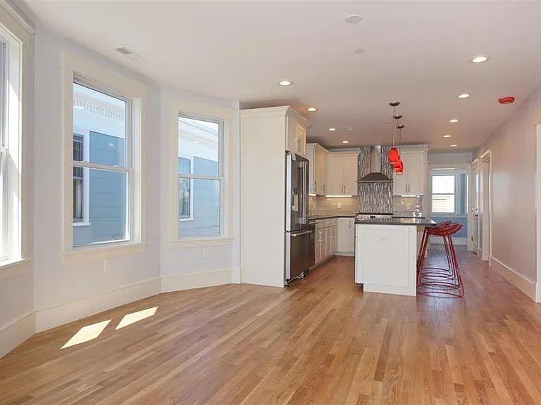 27 Cameron Ave #2 — Photo 5