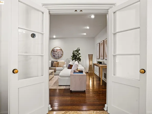 331 Saint James Dr, Piedmont, CA 94611