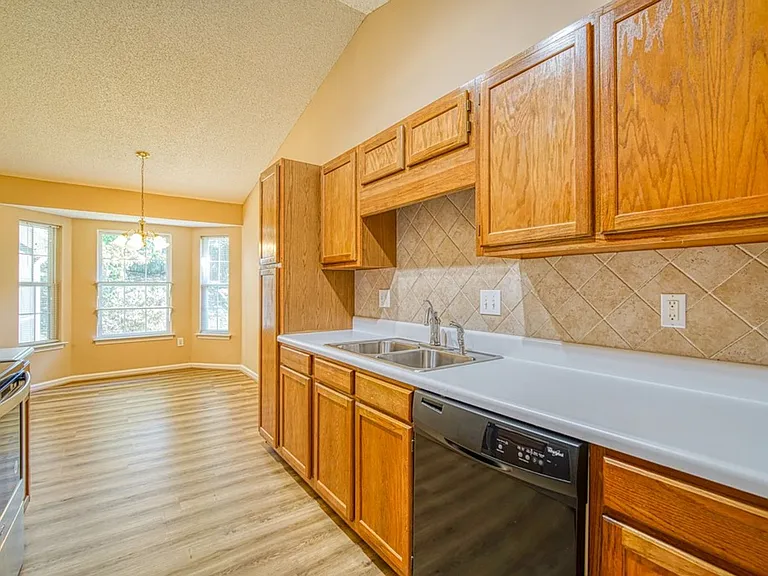 17 Waterfield Ct — Photo 13