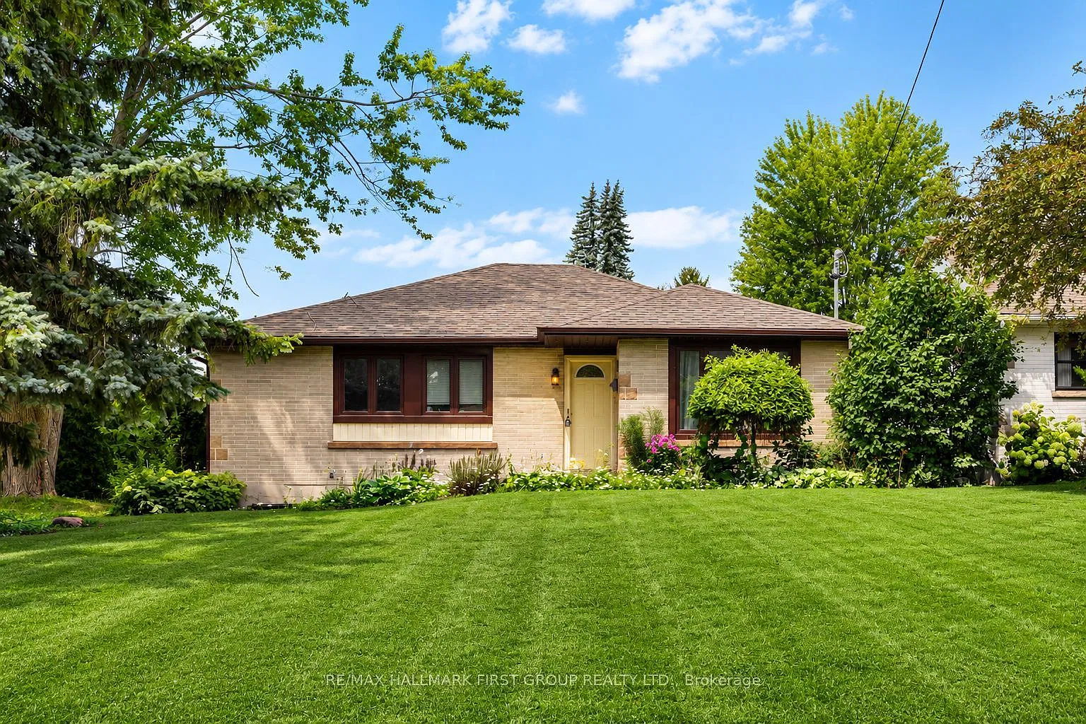 6 bed, $3,200 — Photo 1