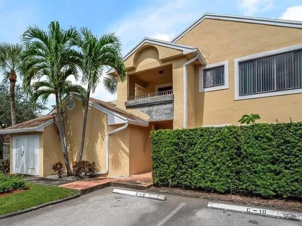 151 SW 95th Terrace #106, Pembroke Pines, FL 33025