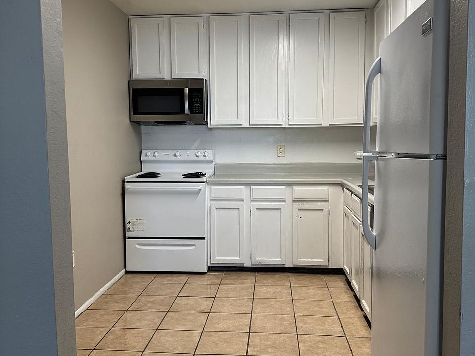 1st image of 3982 Versailles Dr #C