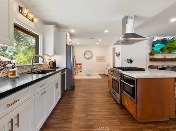 1330 Candela St, Redlands, CA 92373