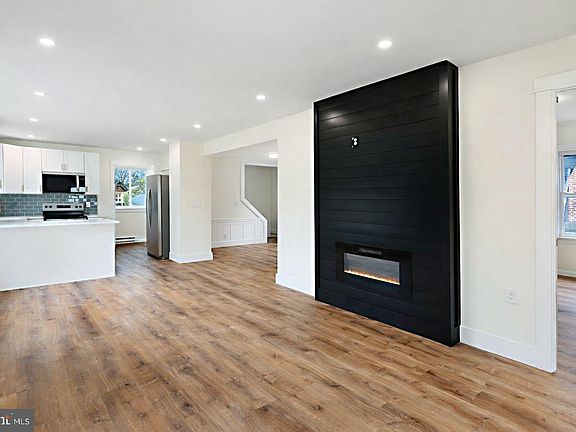 4th image of 6 Gregg Ave