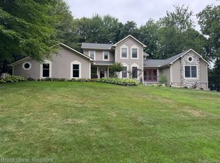 368 Bonnie Cir, Howell, MI 48843