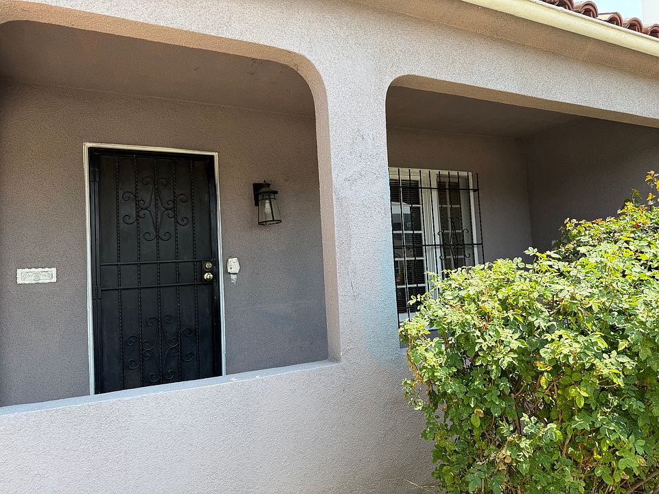 FRONT PORCH AREA/ THIS IS A DUPLEX WITH A JOINING WALL