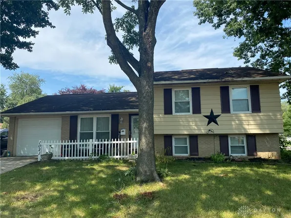 1021 Bittersweet Dr, New Carlisle, OH 45344