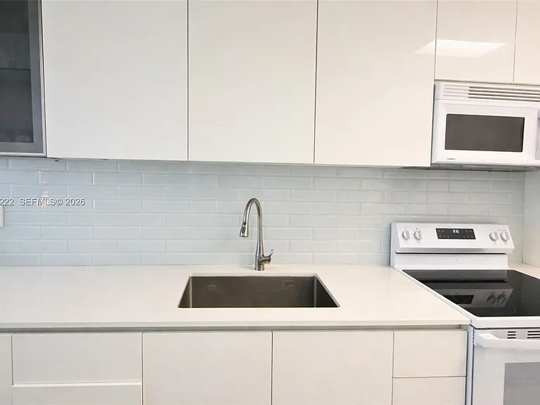 100 Lincoln Rd #430 — Photo 7