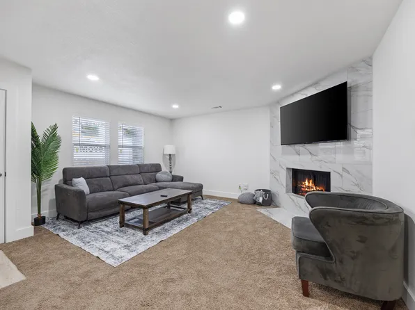 521 Briaroaks Ct, Arlington, TX 76011