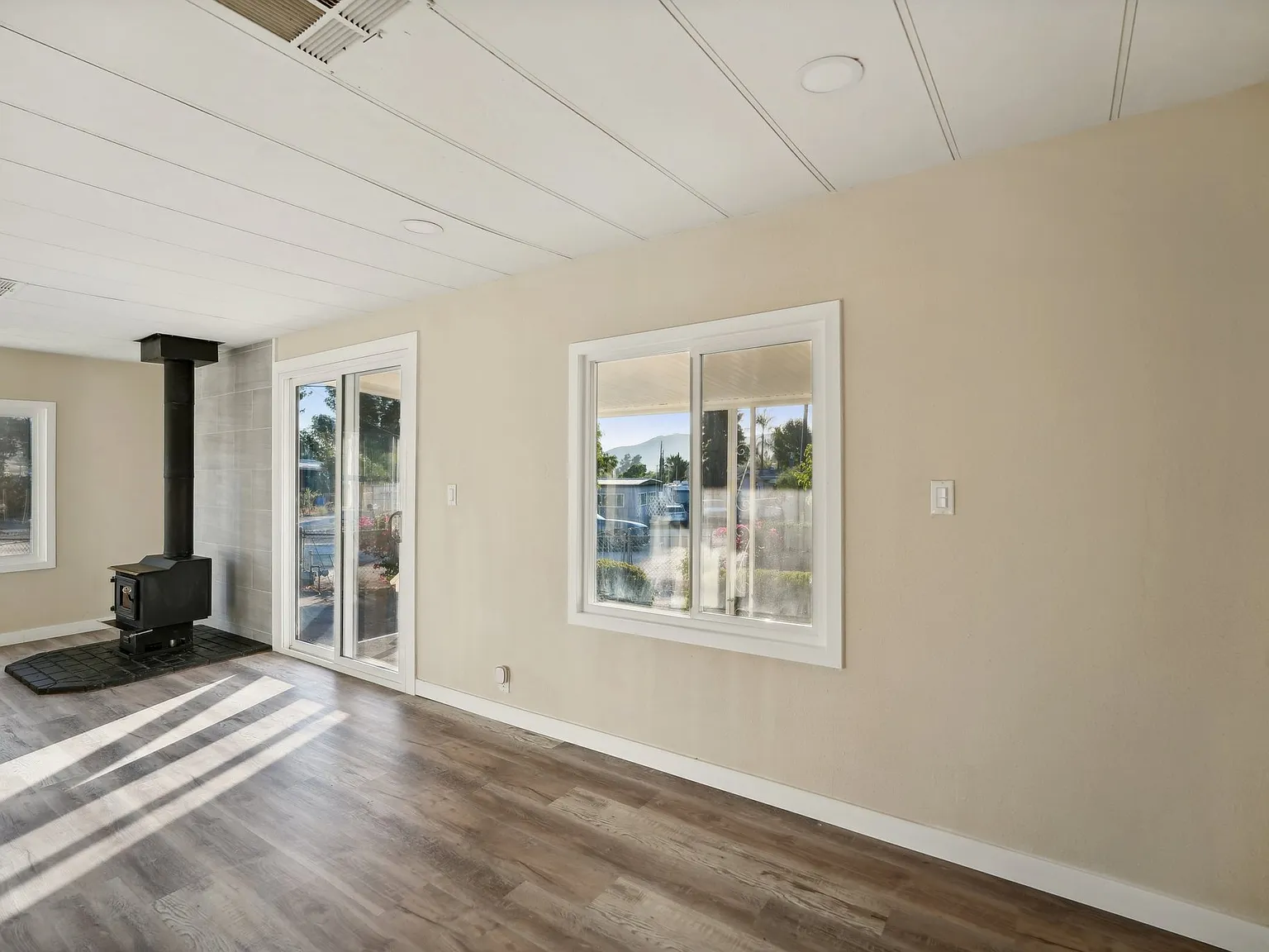 2 bed, 960 sqft, $1,950 — Photo 3