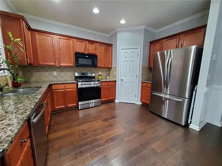 5030 Sherwood Way — Photo 3