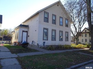 1527 W 6th St, Davenport, IA 52802