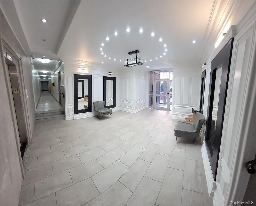 2 bed, 1.0 bath, 900 sqft, $2,500 — Photo 3