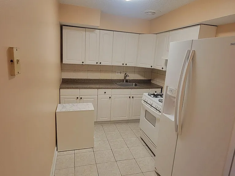 10076 Jeanes St #1 — Photo 8