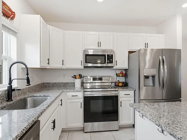 2220 SE Lucaya St — Photo 6