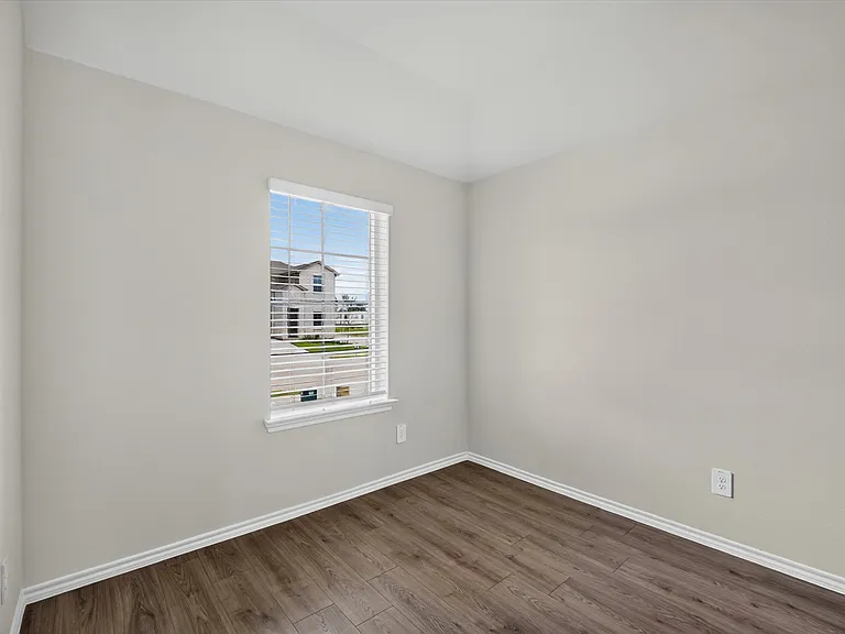 3330 Catamount Dr — Photo 10