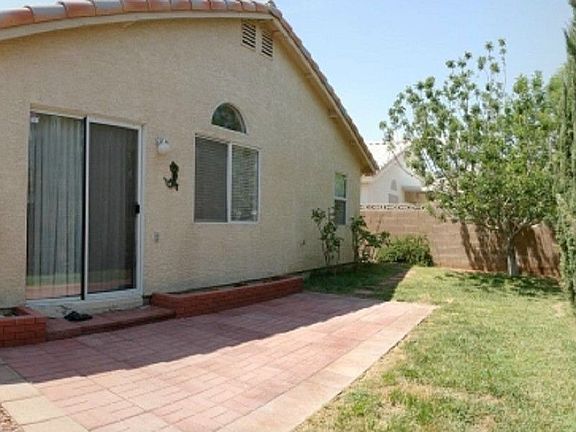 Spacious Yard
