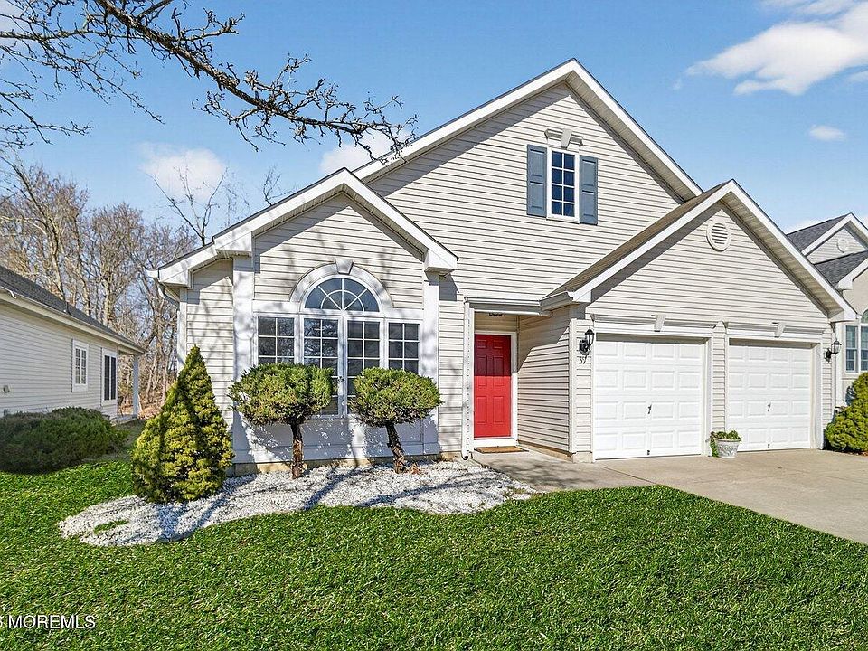 1st image of 39 Spyglass Drive