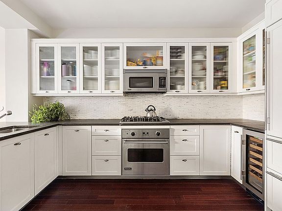 4th image of 80 Riverside Blvd APT 5J