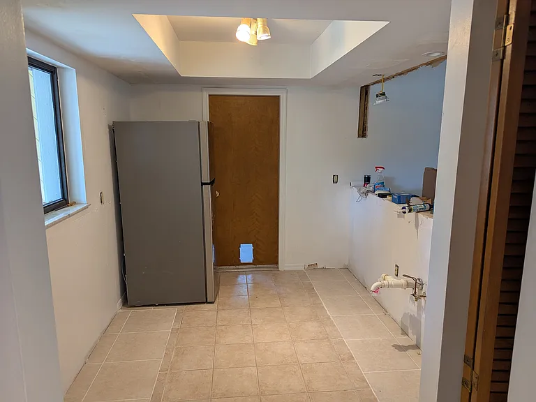 712 NW North River Dr — Photo 3