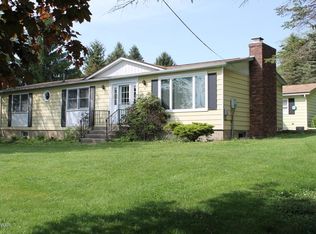 12 Valley View Dr, Hawley, PA 18428