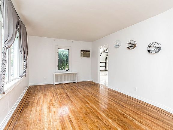 2nd image of 4919 Fresh Meadow Ln