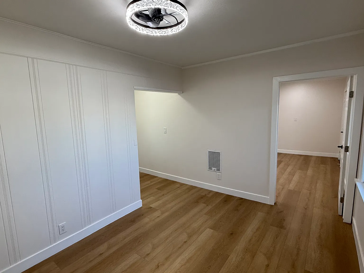 1 bed, 600 sqft, $2,098 — Photo 2