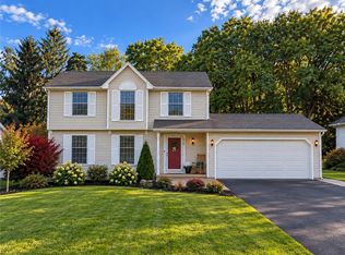646 Hills Pond Rd, Webster, NY 14580