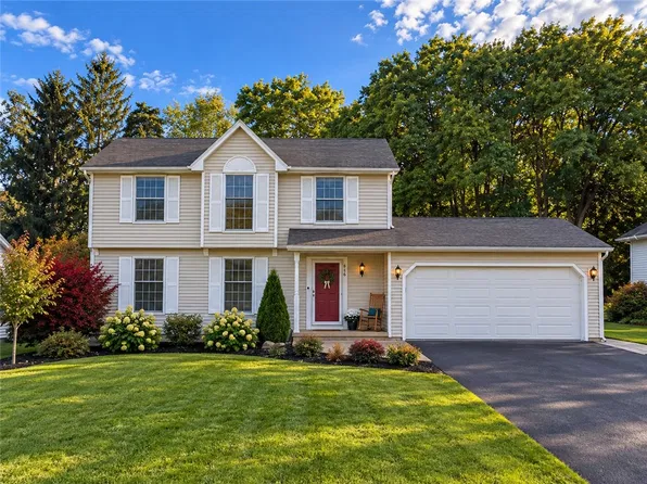 646 Hills Pond Rd, Webster, NY 14580