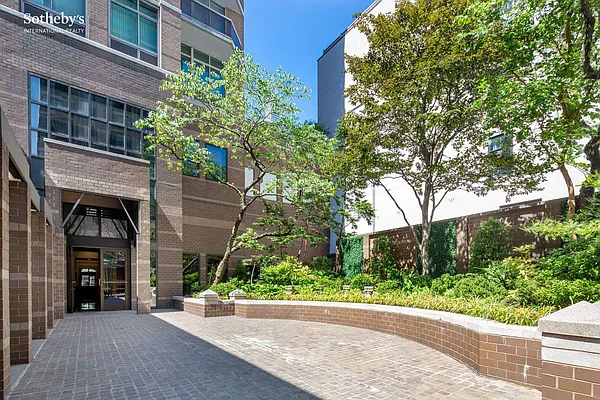 Sold by Sotheby's International Realty | media 15