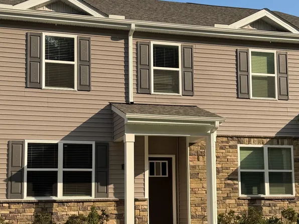 1042 Bayard Wootten Way, New Bern, NC 28562