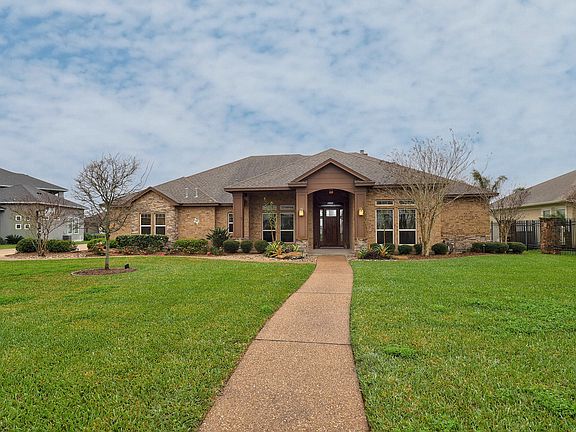 2nd image of 5801 Lago Vista Dr