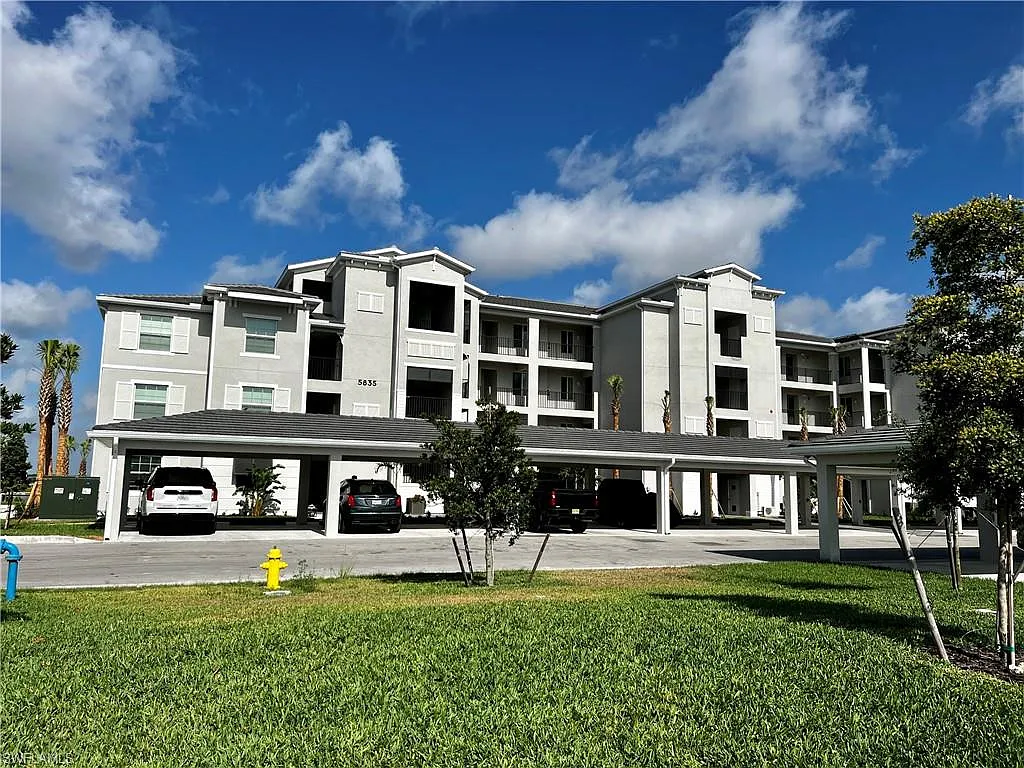 2 bed, 2.0 bath, 1120 sqft, $1,895 — Photo 2