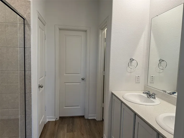537 Robinson Way — Photo 9