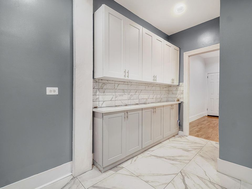 1st image of 3028 Grace Ave