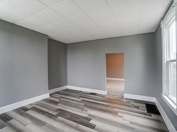 4th image of 4404 Vine St