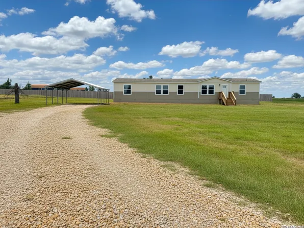 4214 Woodrow Center Rd, Kingsbury, TX 78638